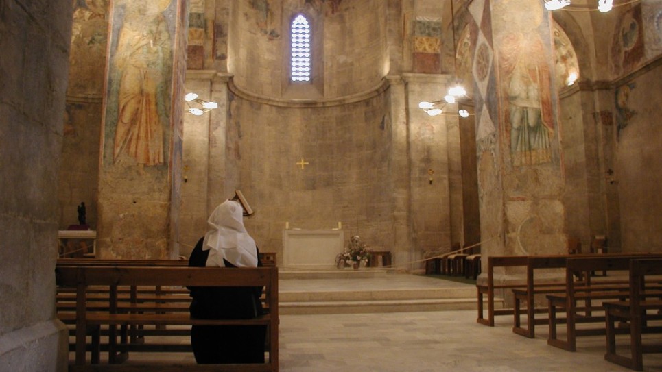 church-abu-gosh-interior-965x543